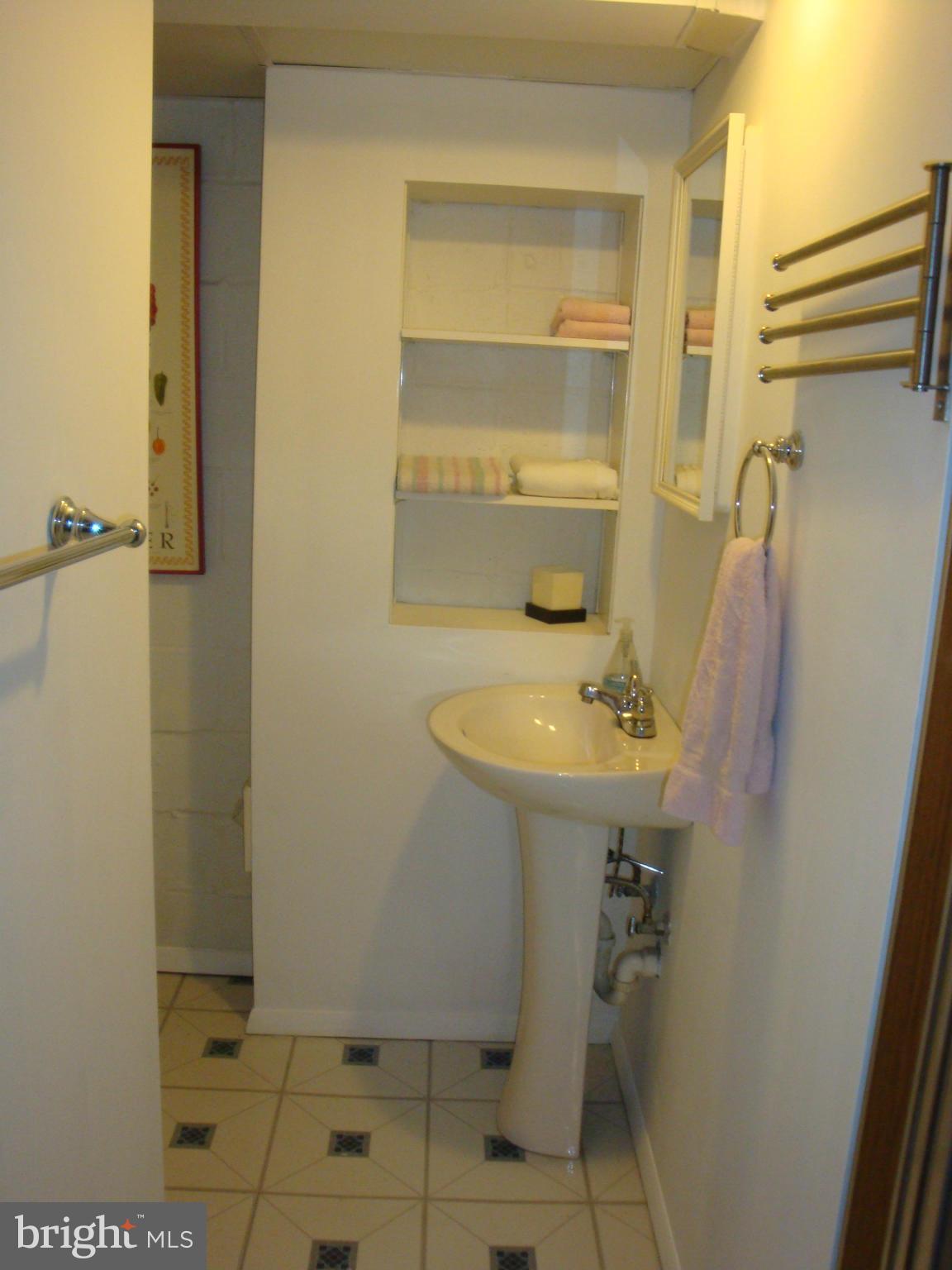 1111 Deanwood Road Baltimore, MD 21234 - Photo 25 of 28 Interior (General)