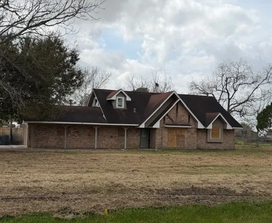 $150,000 | 2506 Loch Lomond Street, Highlands, TX 77562