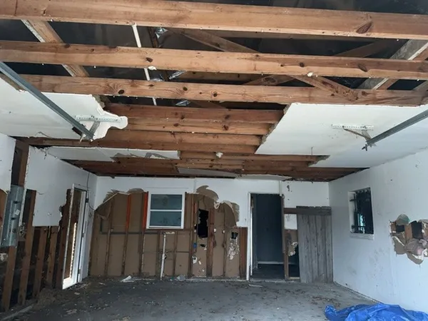 $150,000 | 2506 Loch Lomond Street, Highlands, TX 77562