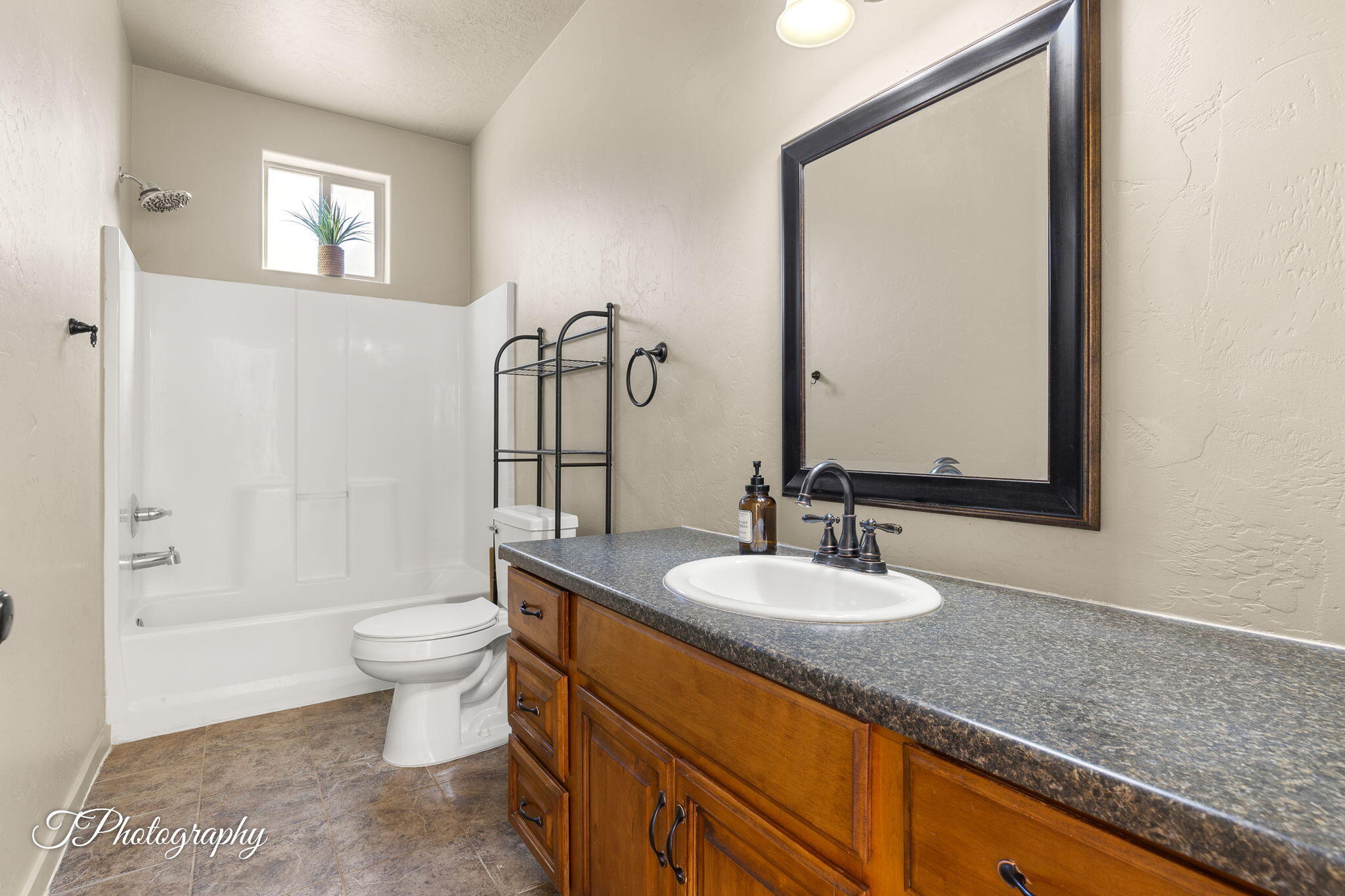342 East Foothill Circle Central, UT 84722 - Photo 27 of 50 main level bath
