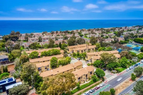 $1,195,000 | 1680 North Coast Highway 101, Unit 30, Encinitas, CA 92024