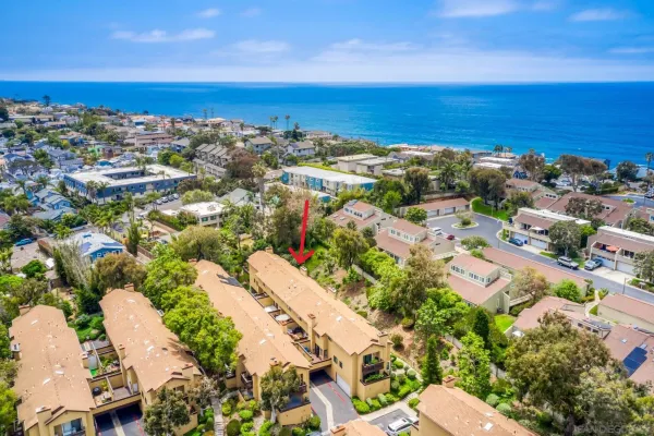 $1,195,000 | 1680 North Coast Highway 101, Unit 30, Encinitas, CA 92024