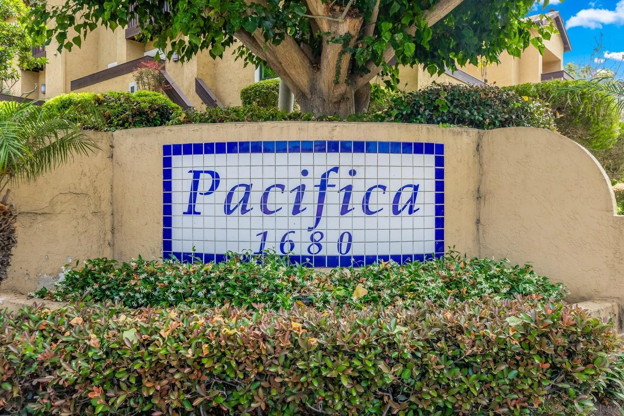 1680 North Coast Highway 101, Unit 30 Encinitas, CA 92024 - Photo 31 of 41 a sign on the side of a building