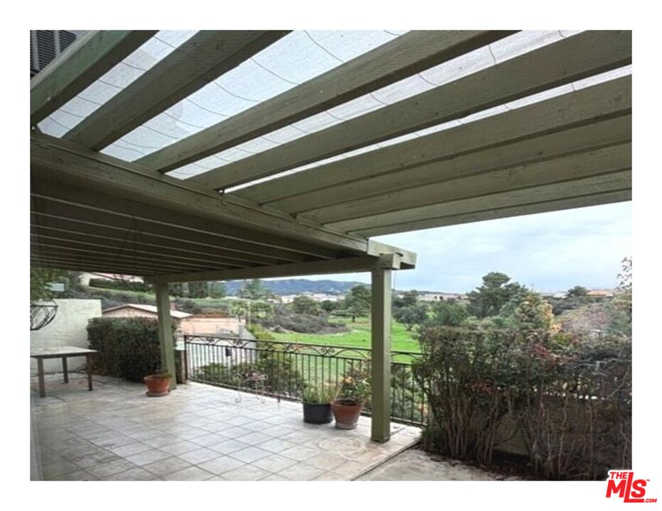 199 Summit View Drive, Unit E Calimesa, CA 92320 - Photo 5 of 7