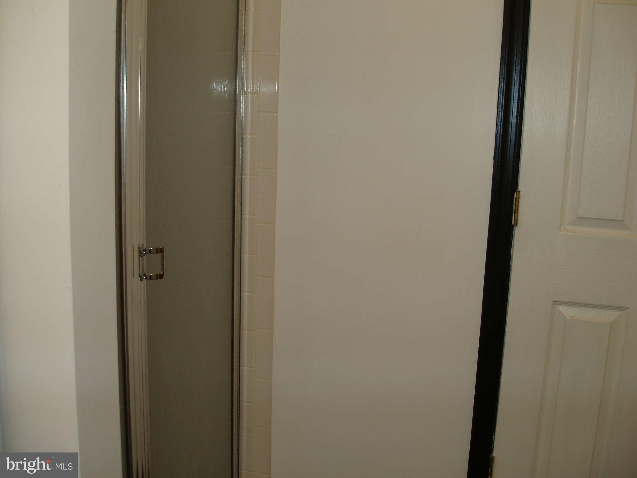 1049 Gardenview Loop, Unit 301 Woodbridge, VA 22191 - Photo 8 of 16 a view of a bathroom