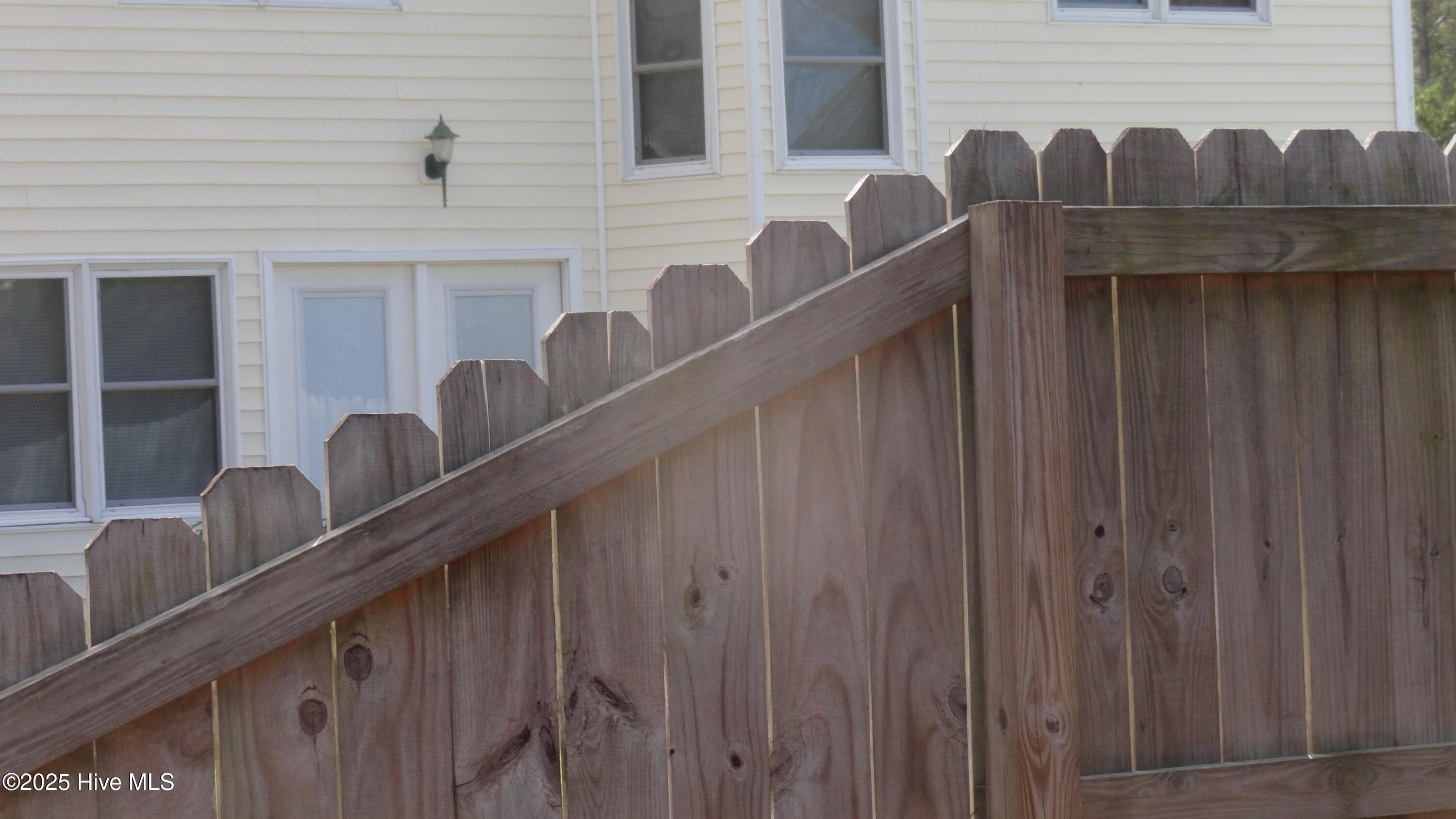 604 Fox Ridge Court Havelock, NC 28532 - Photo 22 of 24 Staggered fence on the back