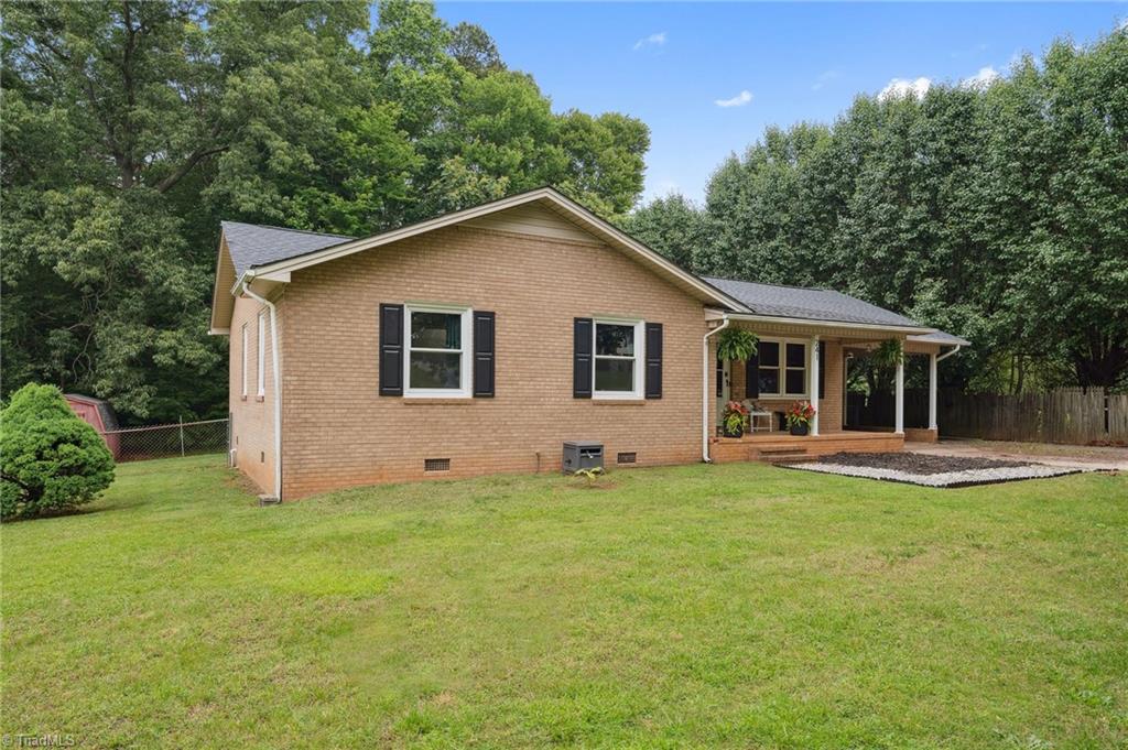 241 Pilotview Loop Madison, NC 27025 - Photo 4 of 41 Gallery Image 4