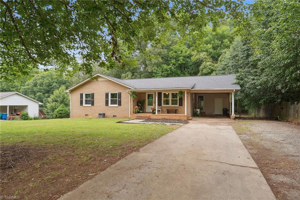 241 Pilotview Loop Madison, NC 27025 - Photo 5 of 41 Gallery Image 5