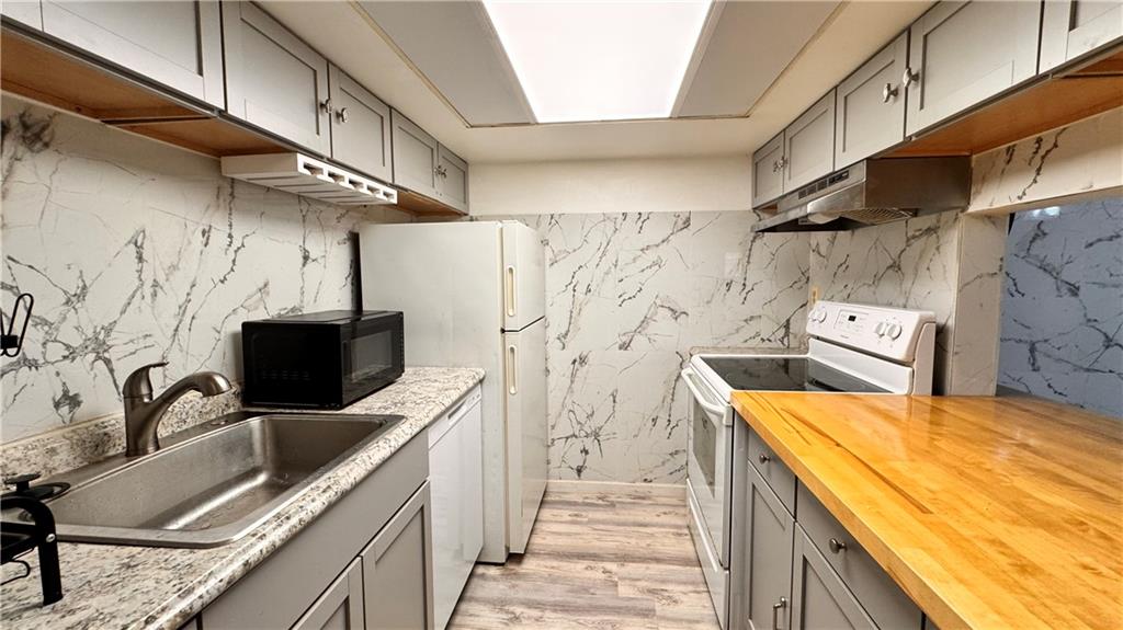 323 Ridge Point Circle, Unit A11 Bridgeville, PA 15017 - Photo 16 of 31