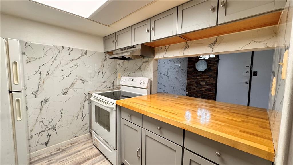 323 Ridge Point Circle, Unit A11 Bridgeville, PA 15017 - Photo 17 of 31