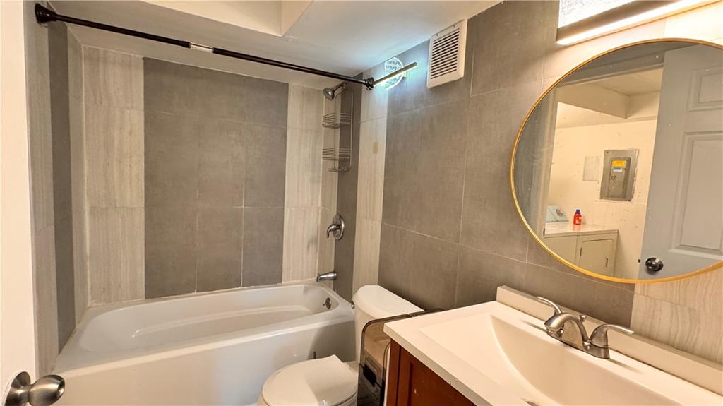 323 Ridge Point Circle, Unit A11 Bridgeville, PA 15017 - Photo 21 of 31