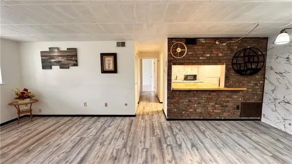 $129,900 | 323 Ridge Point Circle, Unit A11, Bridgeville, PA 15017