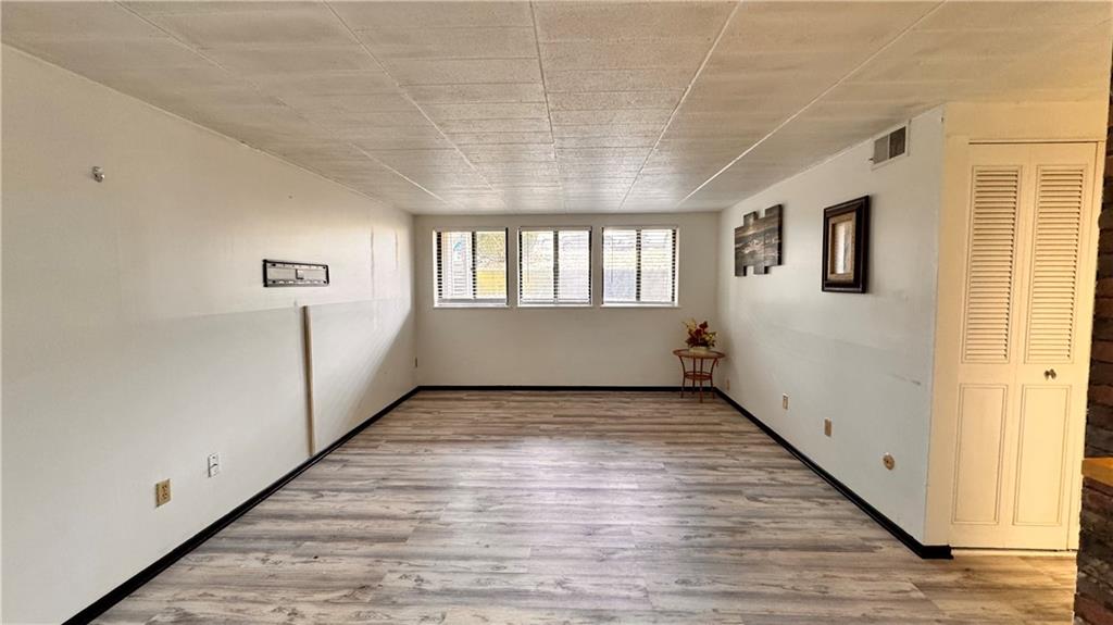 323 Ridge Point Circle, Unit A11 Bridgeville, PA 15017 - Photo 8 of 31