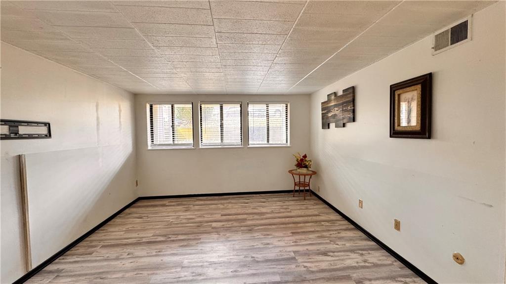 323 Ridge Point Circle, Unit A11 Bridgeville, PA 15017 - Photo 9 of 31