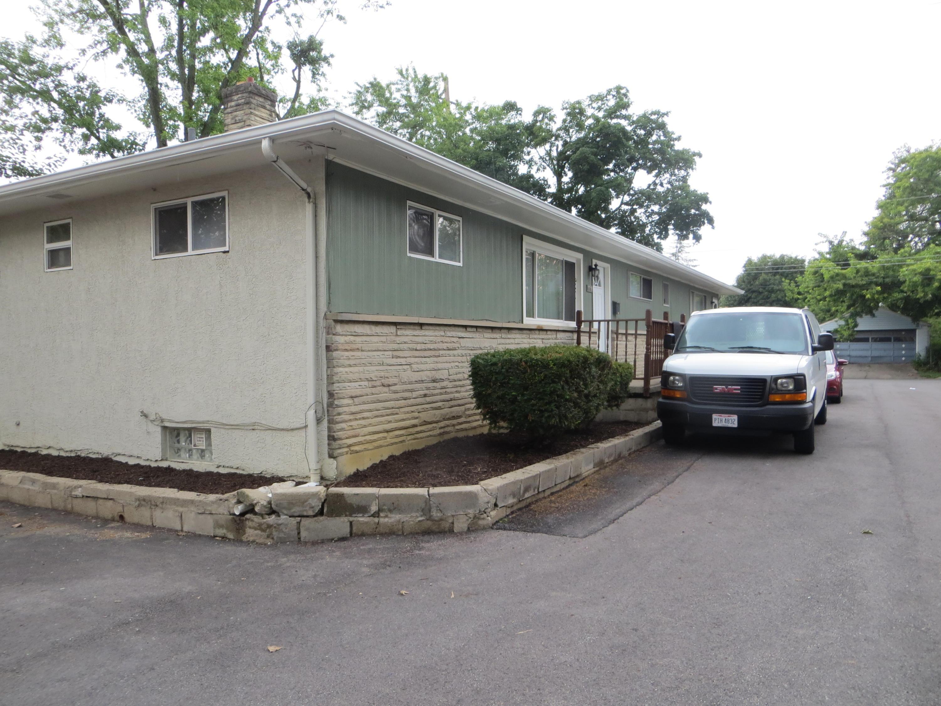 3216 Maize Road Columbus, OH 43224 - Photo 2 of 5