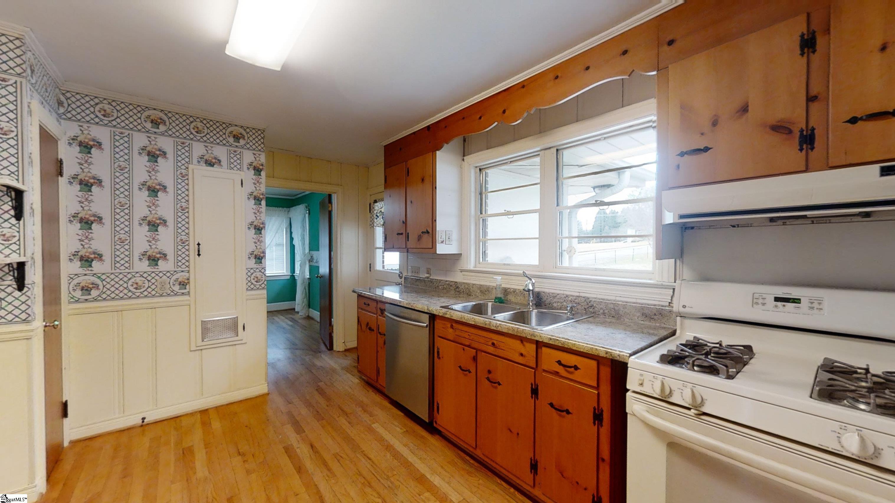 1 Perrin Street Greenville, SC 29607 - Photo 7 of 21