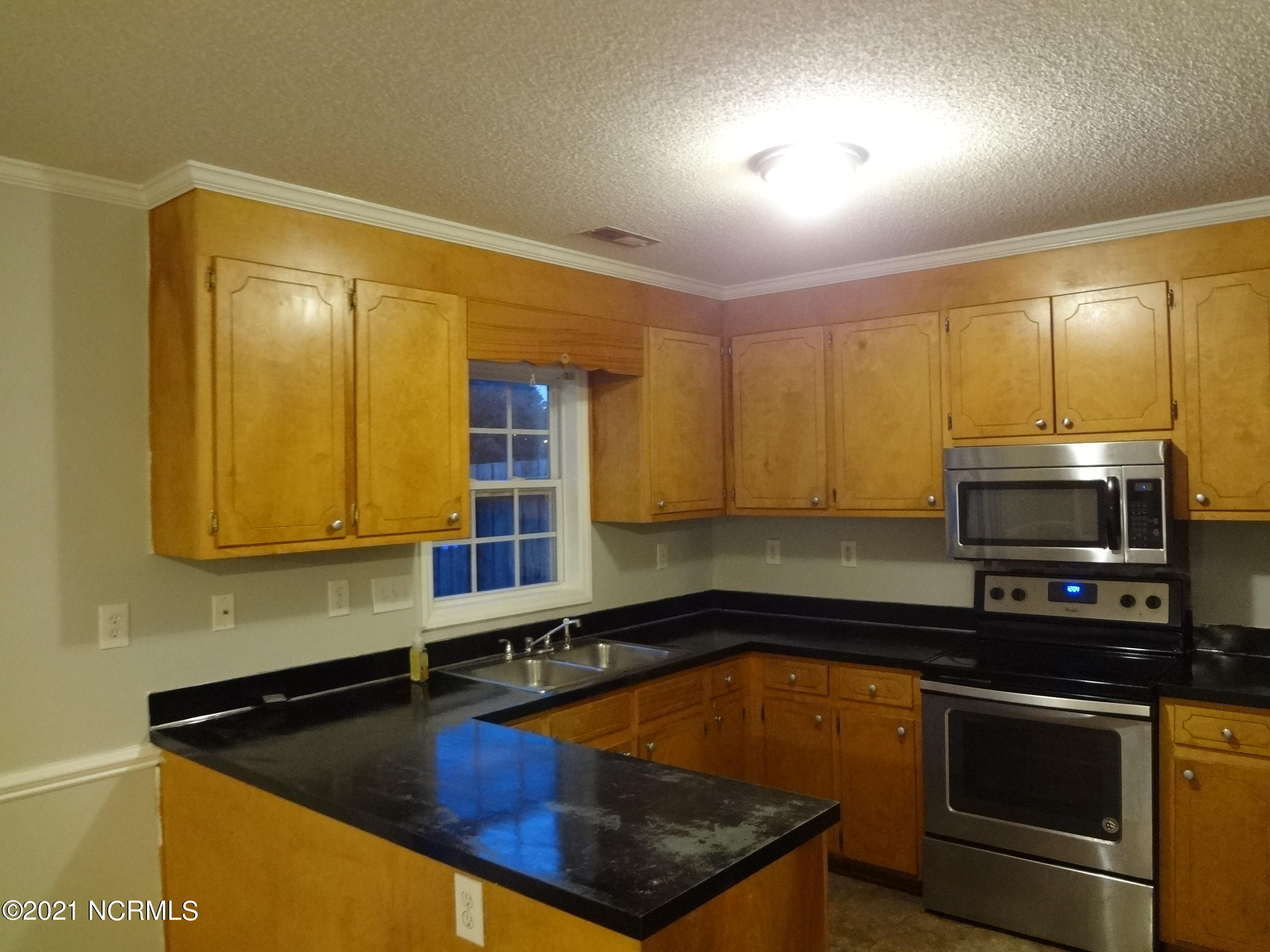 890 Spring Forest Road, Unit I1 Greenville, NC 27834 - Photo 10 of 57 DSC08948