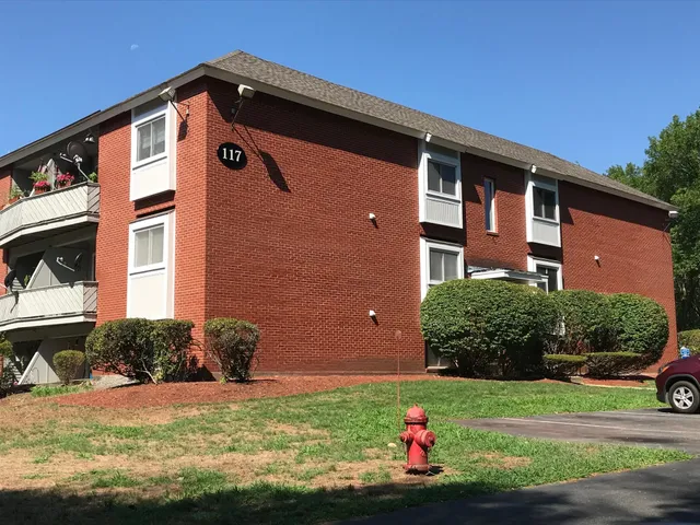 $329,900 | 117 Cluff Crossing Road, Unit 7, Salem, NH 03079