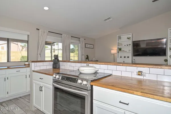 $427,500 | 3918 West Calle Lejos, Glendale, AZ 85310
