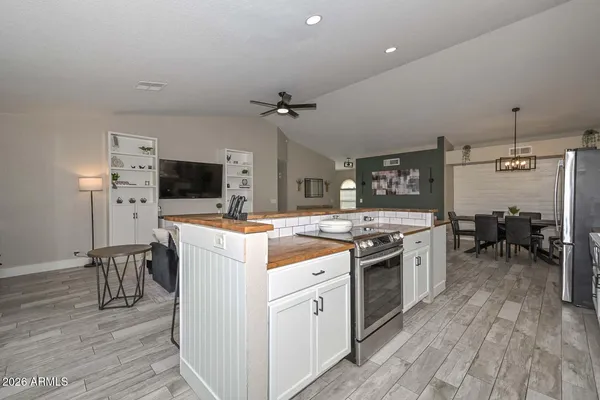 $427,500 | 3918 West Calle Lejos, Glendale, AZ 85310