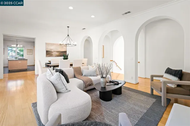 $2,299,000 | 6 Whiting Court, Moraga, CA 94556
