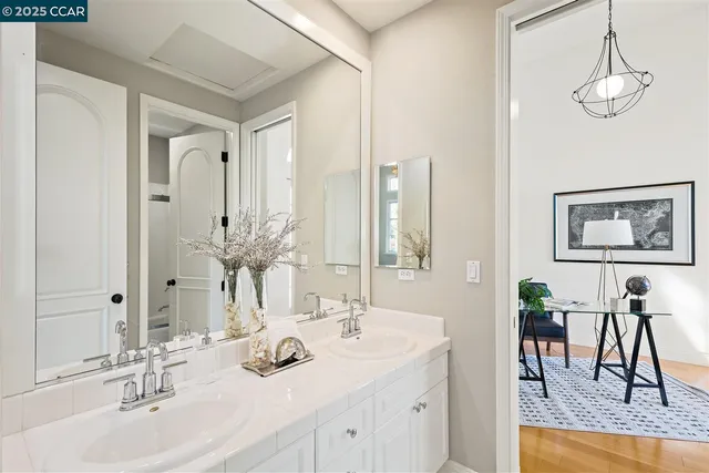 $2,299,000 | 6 Whiting Court, Moraga, CA 94556