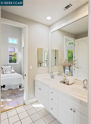 $2,299,000 | 6 Whiting Court, Moraga, CA 94556