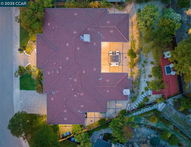 $2,299,000 | 6 Whiting Court, Moraga, CA 94556