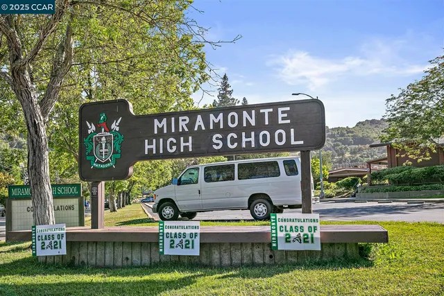 $2,299,000 | 6 Whiting Court, Moraga, CA 94556