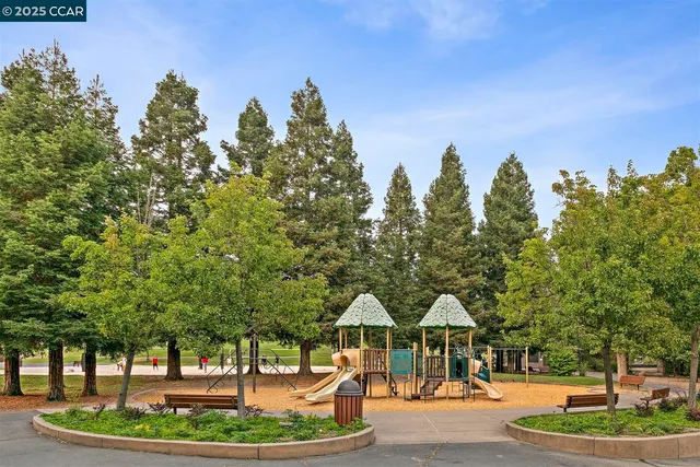 $2,299,000 | 6 Whiting Court, Moraga, CA 94556