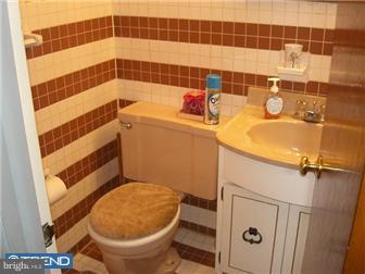 1737 Fox Chase Road Philadelphia, PA 19152 - Photo 8 of 12 Gallery Image 8