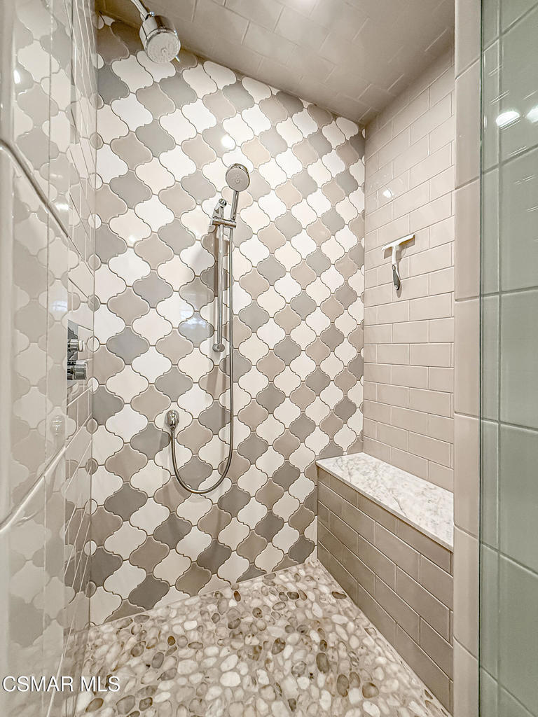 3116 Lori Circle Simi Valley, CA 93063 - Photo 37 of 74 a bathroom with a bathtub and a shower