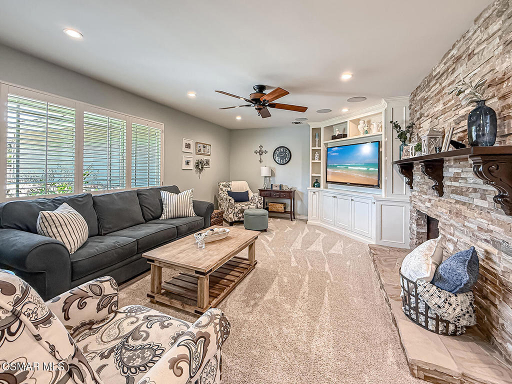 3116 Lori Circle Simi Valley, CA 93063 - Photo 9 of 74