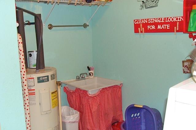 749 Davidson Road DeFuniak Springs, FL 32433 - Photo 35 of 46 Laundry Room
