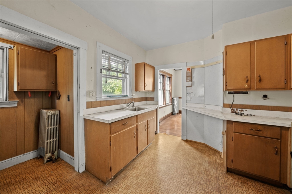 242 Lincoln Street Lexington, MA 02421 - Photo 10 of 30