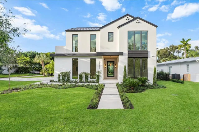 $4,295,000 | 6781 Southwest 75th Terrace, South Miami, FL 33143
