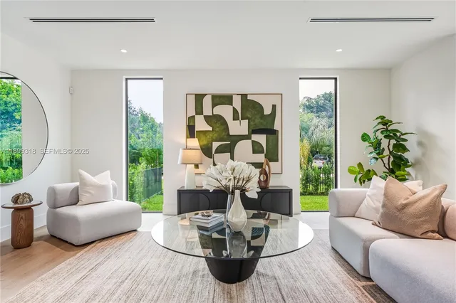 $4,295,000 | 6781 Southwest 75th Terrace, South Miami, FL 33143