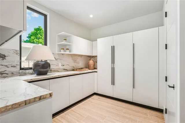 $4,295,000 | 6781 Southwest 75th Terrace, South Miami, FL 33143