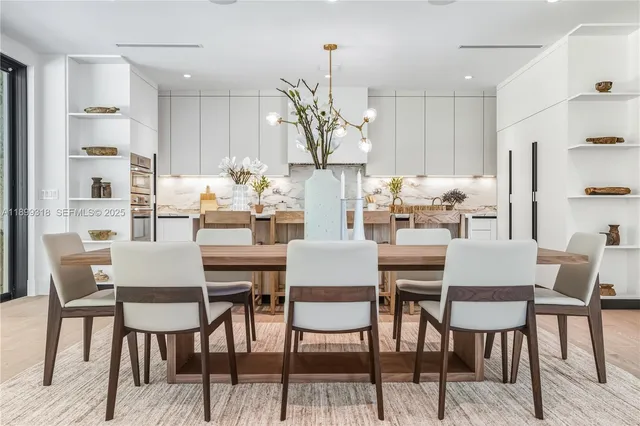 $4,295,000 | 6781 Southwest 75th Terrace, South Miami, FL 33143