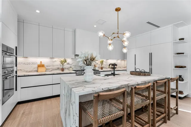 $4,295,000 | 6781 Southwest 75th Terrace, South Miami, FL 33143