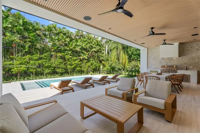 $4,295,000 | 6781 Southwest 75th Terrace, South Miami, FL 33143