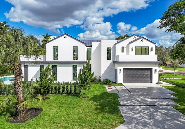 $4,295,000 | 6781 Southwest 75th Terrace, South Miami, FL 33143