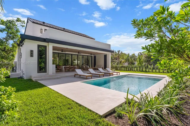 $4,295,000 | 6781 Southwest 75th Terrace, South Miami, FL 33143