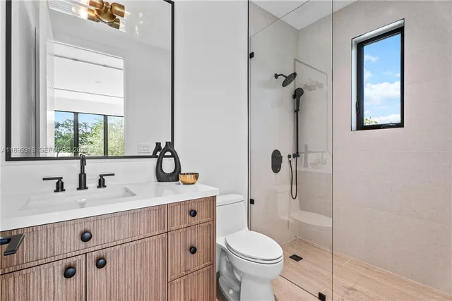 $4,295,000 | 6781 Southwest 75th Terrace, South Miami, FL 33143