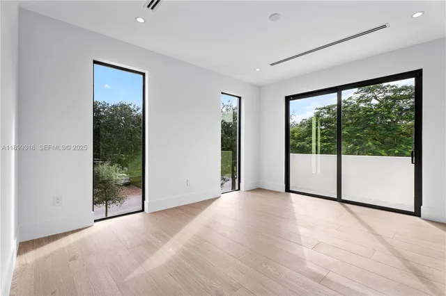 $4,295,000 | 6781 Southwest 75th Terrace, South Miami, FL 33143