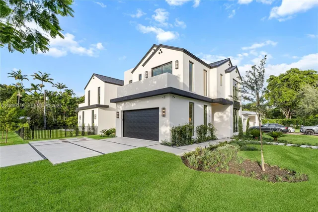 $4,295,000 | 6781 Southwest 75th Terrace, South Miami, FL 33143