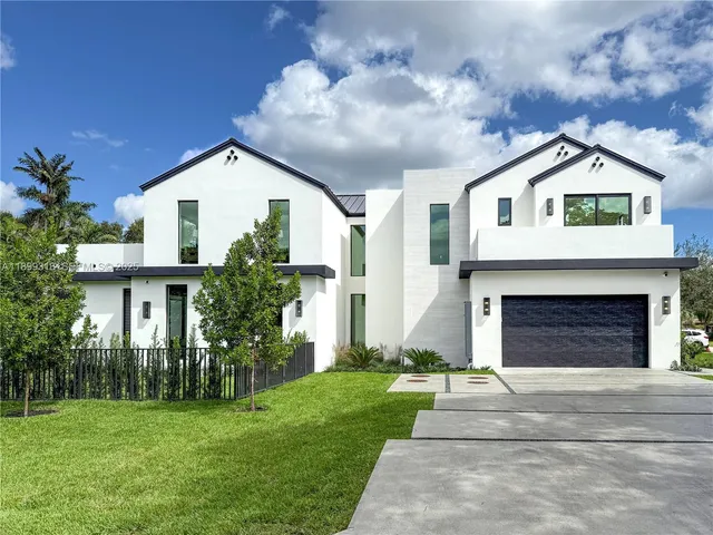 $4,295,000 | 6781 Southwest 75th Terrace, South Miami, FL 33143