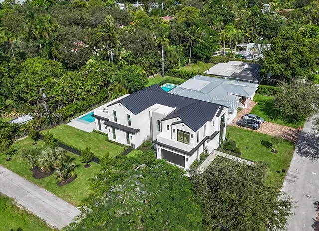 $4,295,000 | 6781 Southwest 75th Terrace, South Miami, FL 33143