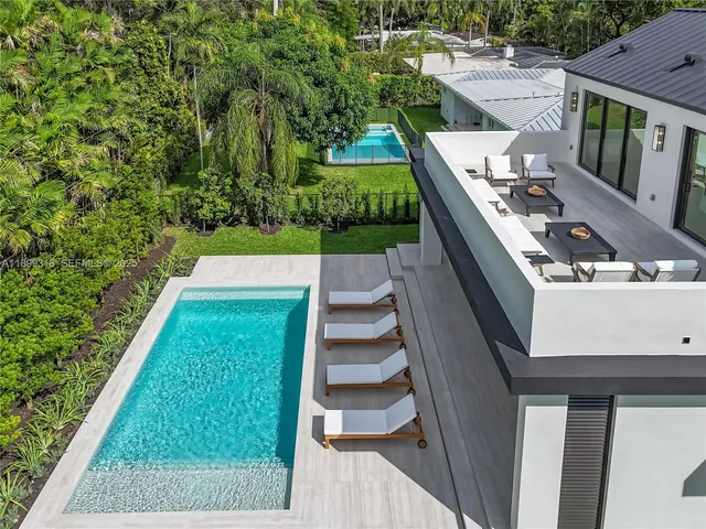 $4,295,000 | 6781 Southwest 75th Terrace, South Miami, FL 33143