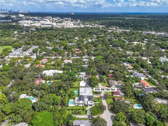 $4,295,000 | 6781 Southwest 75th Terrace, South Miami, FL 33143